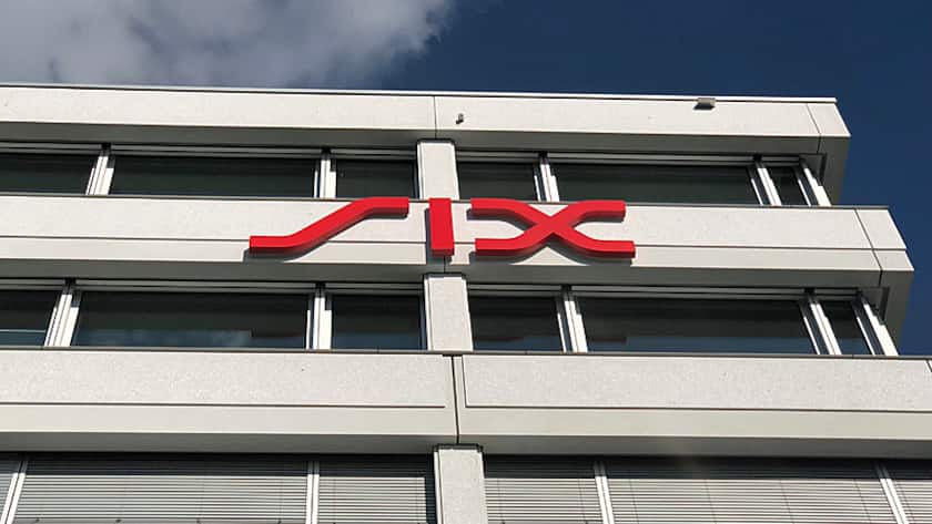 Schriftzug an der Schweizer Börse SIX.