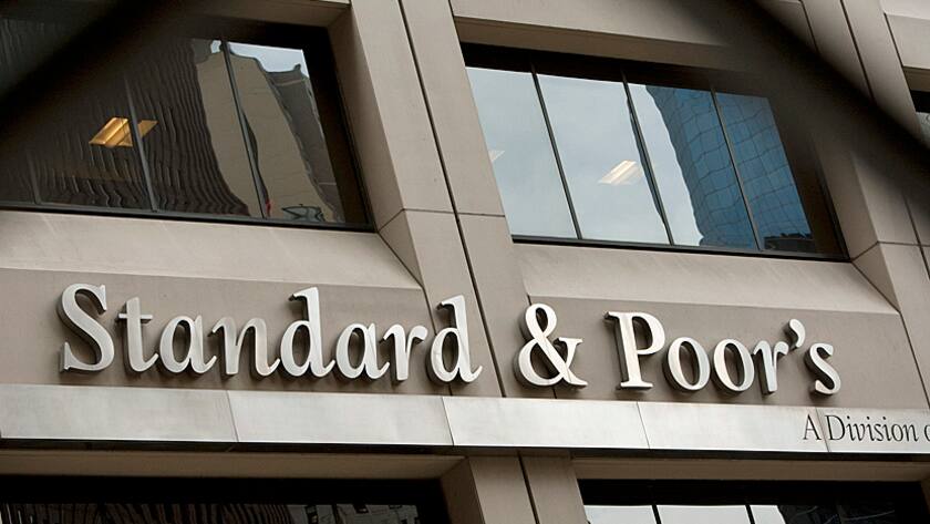 Das Logo von Standard & Poor's am Hauptsitz in New York.