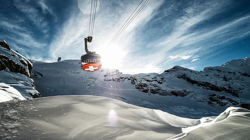 Die Rotair führt über den Gletscher hinauf auf den Titlis.