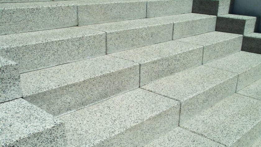 Notenbanken erhöhen Zinsen stufenweise.