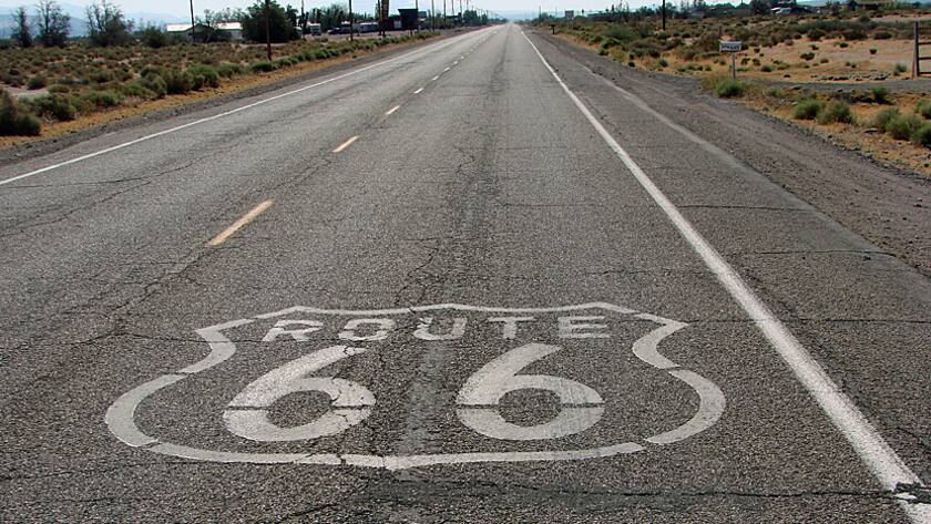 Die Route 66 in den USA - eine legendäre Strasse mit Rissen.