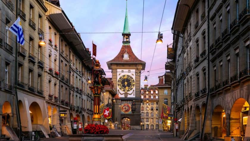 Über 100 Jahre Anlageexpertise in der Schweizer Firmenlandschaft The famous Zytglogge, Astronomical Clock in Altstadt (Old Town) of Bern, the capital of Switzerland. This photograph was taken at sunrise along Kramgrasse Street