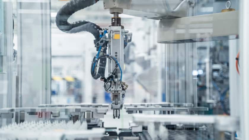 Hightech Robotorarm bei der Behandlung von Proben