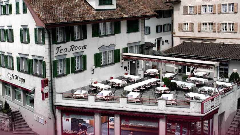 Das ehemalige Haug Confiserie Café Restaurant steht mitten in Schwyz.