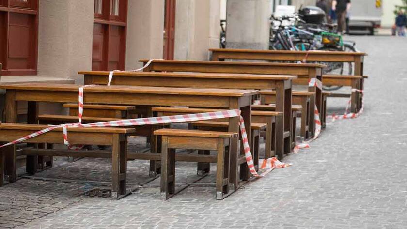 Restaurant dürfen zwar unter strengen Hygienevorschriften wieder öffnen, dennoch ist dies für viele Wirte wirtschaftlich nicht attraktiv.