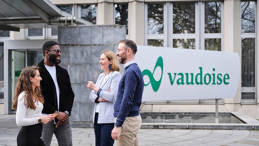 Logo von Vaudoise vor dem Firmengebäude.