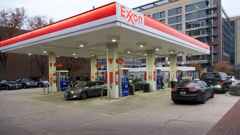 Tankstelle von ExxonMobil in Washington D.C., USA.