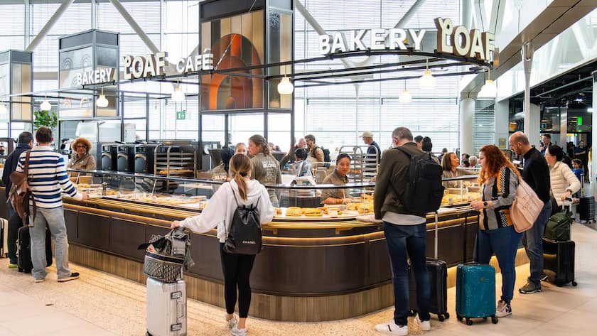 Eine Bäckerei von Avolta am Flughafen Schiphol.
