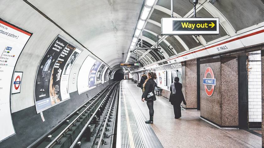 Way Out - Grossbritannien sucht einen Weg aus der EU - im Bild die U-Bahnstation St. Pauls in London.