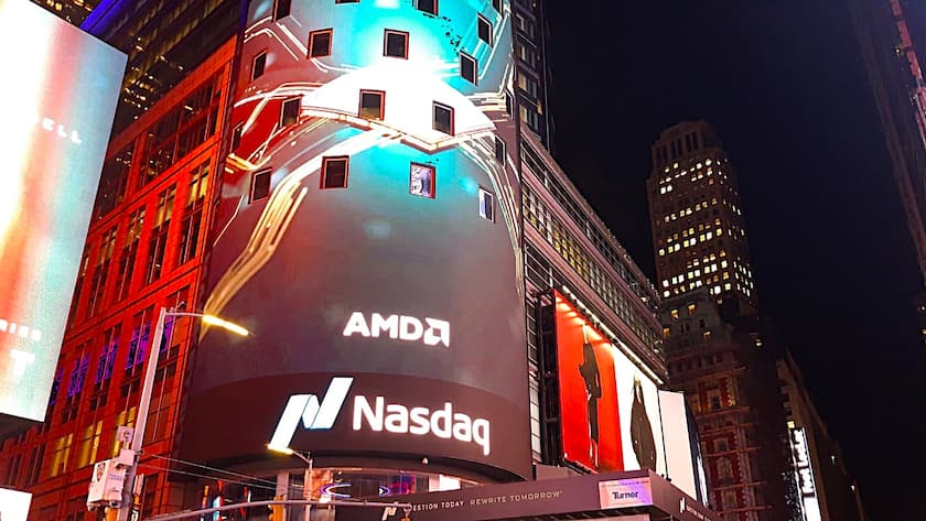 Aufschrift der Technologiebörse Nasdaq am Times Square in New York, USA (November 2024).