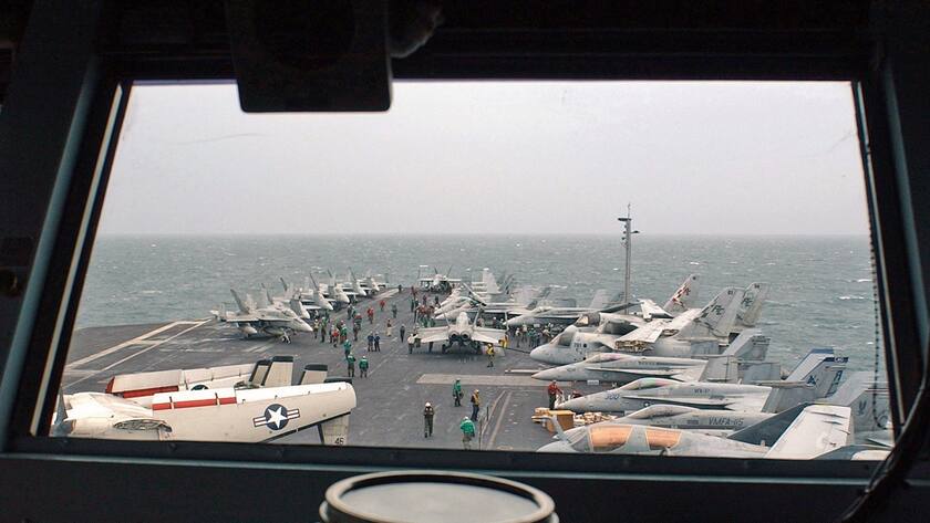 Auf dem Deck eines amerikanischen Flugzeugträgers im Persischen Golf.