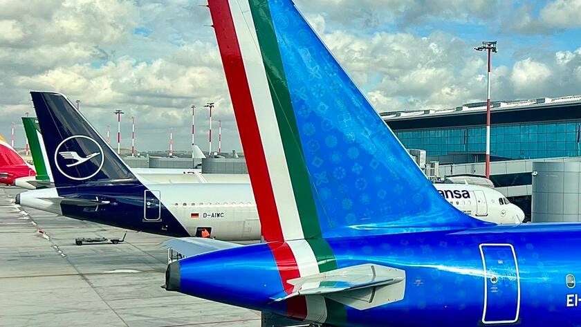 Flugzeuge von Ita Airways und Lufthansa am Flughafen Rom-Fiumicino