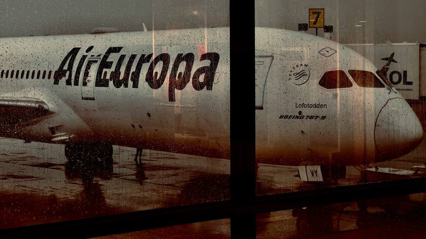 Air Europa Maschine im Regen