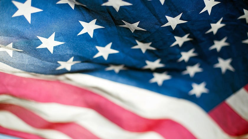 Die Nationalflagge der USA, auch Stars and Stripes genannt.