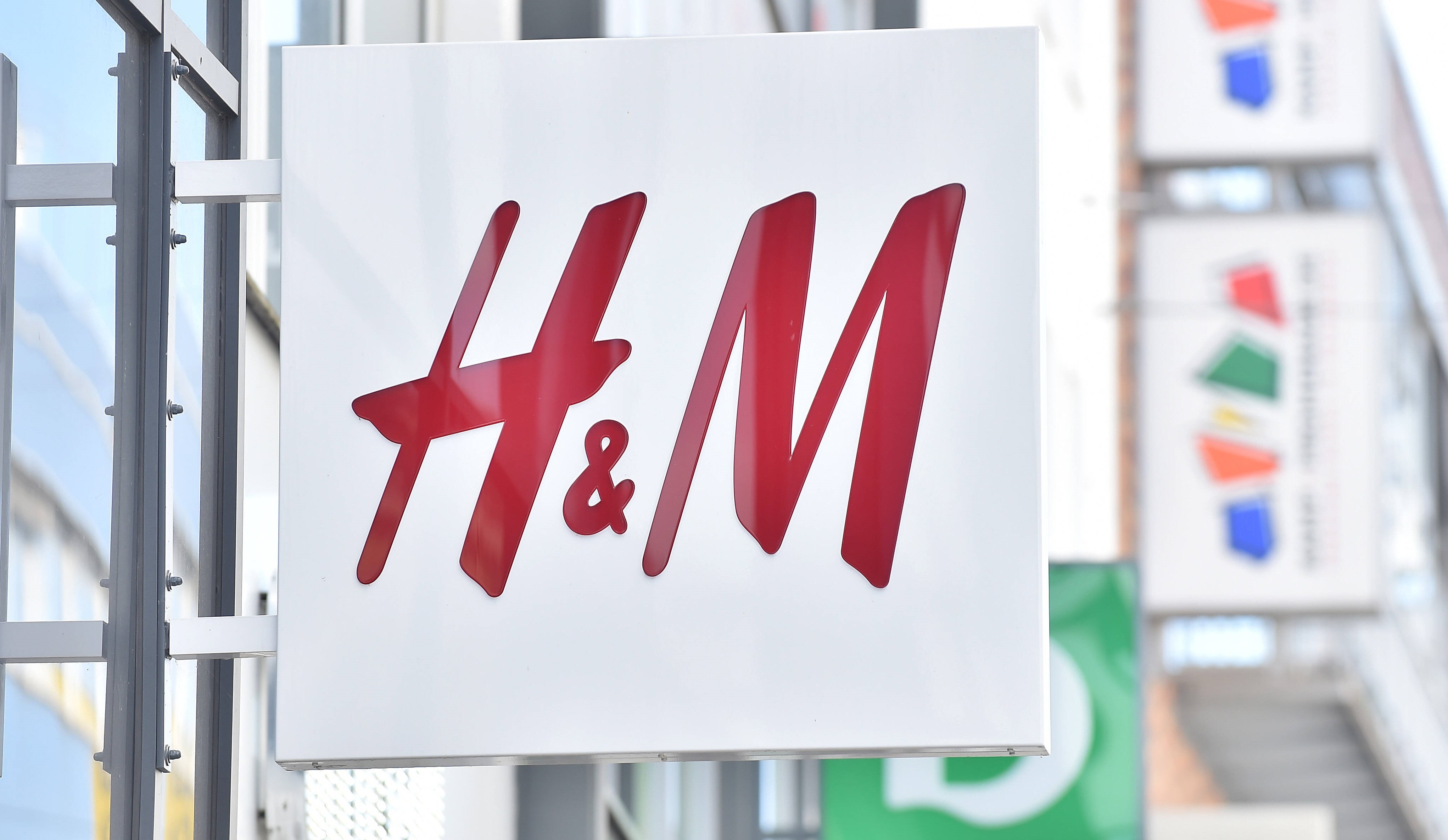 H\u0026M macht Zalando Konkurrenz und verkauft online andere Modemarken | cash