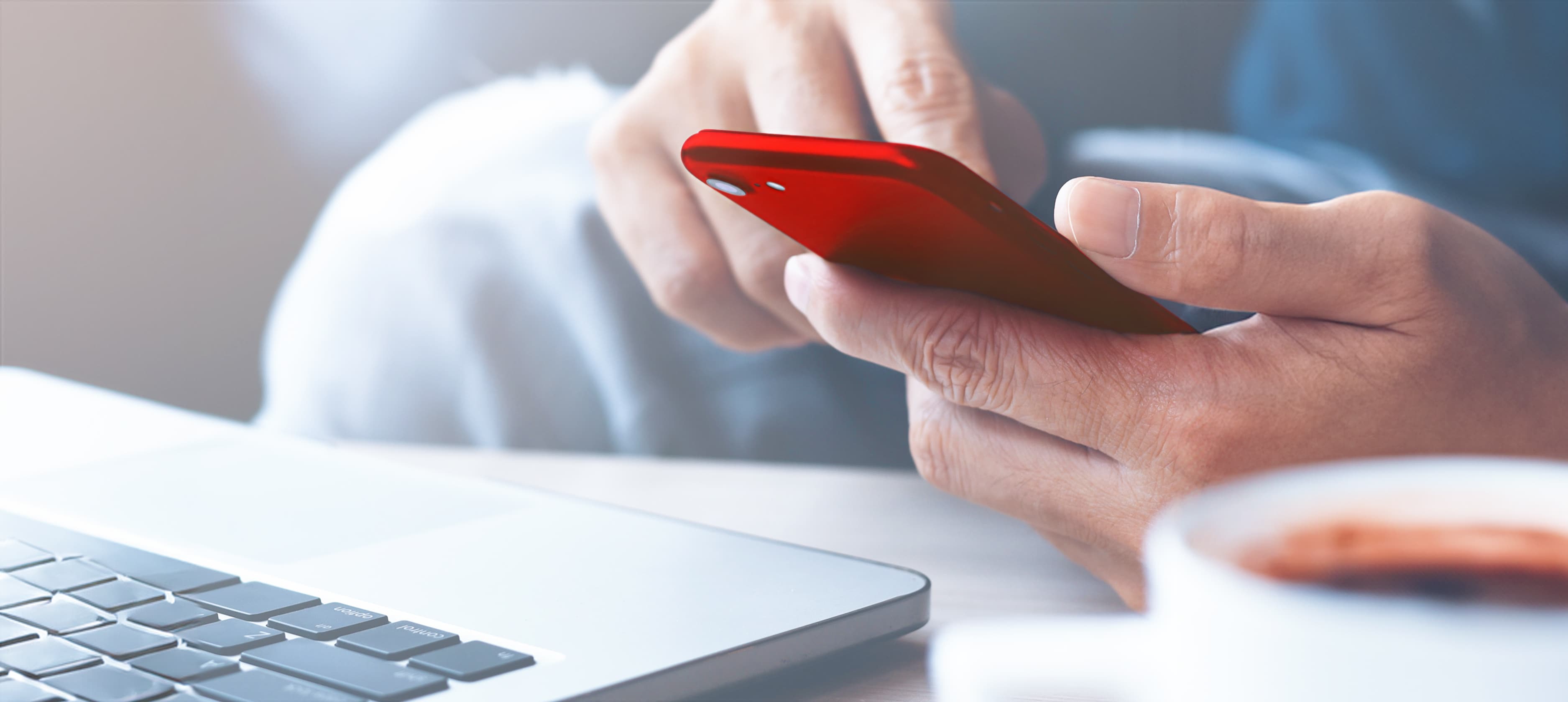 E-Banking Mobile-Banking App 3750x1680