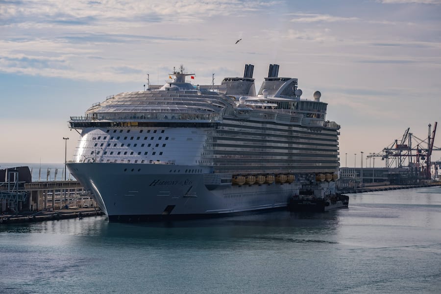 Die MS Harmony of the Seas in Barcelona 2019.
