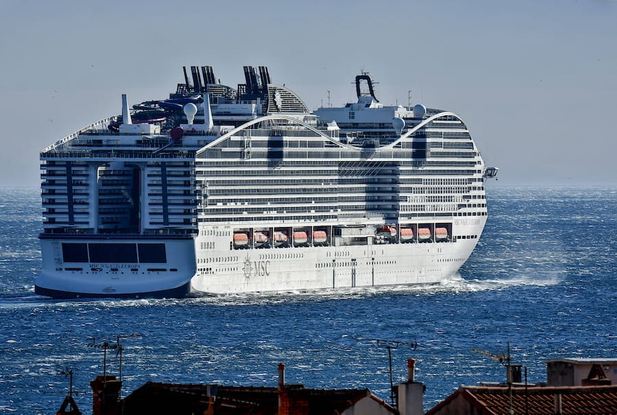 Die MSC World Europa in Marseille 2023.